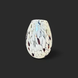 vase galets nocturnes Genève en verre moucheté blanc et brun, silhouette ovoïde, texture nacrée