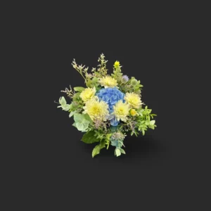 hortensias dahlia Genève, bouquet pastel hortensias bleus et dahlias crème, eucalyptus