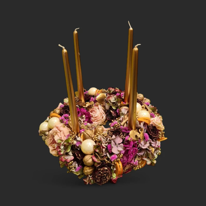 anneau santal Genève : couronne de l'Avent en fleurs séchées avec 4 bougies dorées