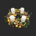 veillée des aiguilles couronne de l'Avent en sapin avec 4 bougies ivoire, orange séchée et cannelle