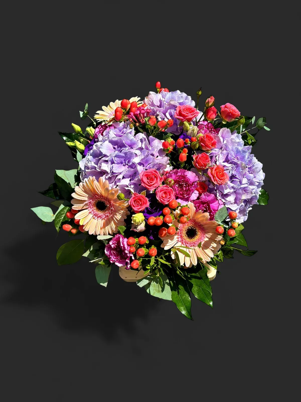 RA-51.webp bouquet hortensias Genève avec roses et gerberas, composition colorée Chant d'Été, livraison à Genève