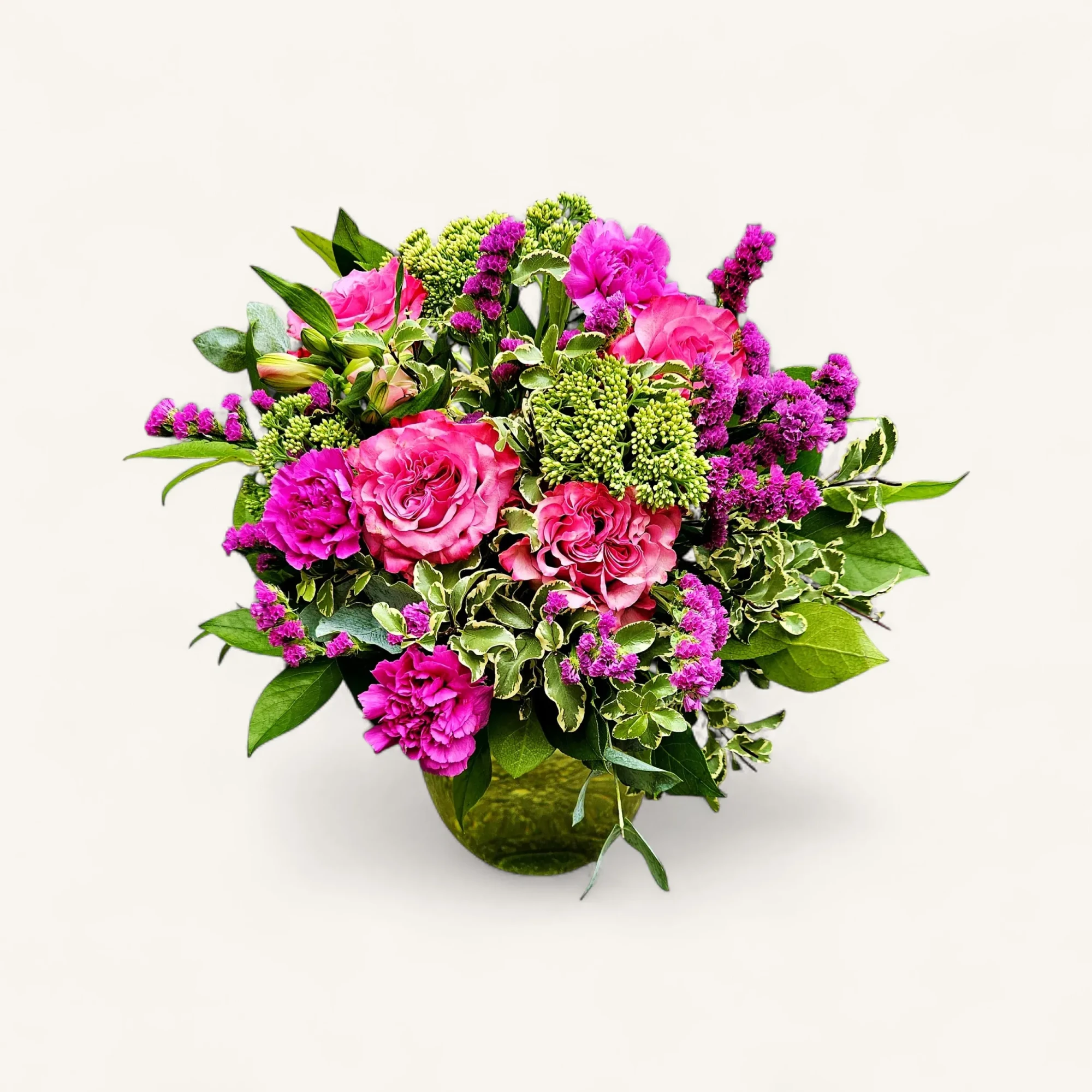 Y1UlM0Q.webp Le bouquet rose d'août genève dans un vase, composition de roses vives, zinnias, et feuillage panaché, ambiance fraîche.